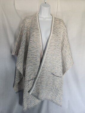 Foxcroft Neutral Ivory Animal Print Knit Shawl Poncho Ruana Pockets One Size
